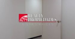 EN PLANTA BAJA: LOCAL COMERCIAL SEMI-EQUIPADO EN ALQUILER