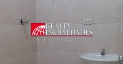 EN PLANTA BAJA: LOCAL COMERCIAL SEMI-EQUIPADO EN ALQUILER