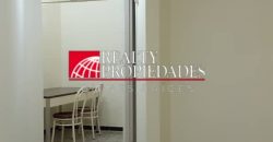 EN PLANTA BAJA: LOCAL COMERCIAL SEMI-EQUIPADO EN ALQUILER