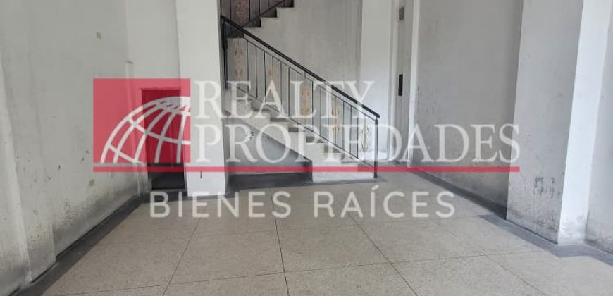 LOCAL COMERCIAL DE 2 PLANTAS EN EL CASCO CENTRAL