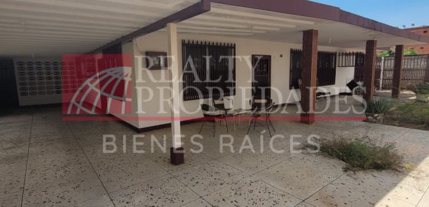 AMPLIA CASA AMOBLADA EN ALQUILER EN EL CENTRO