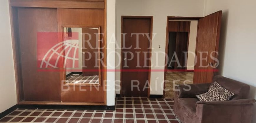 AMPLIA CASA AMOBLADA EN ALQUILER EN EL CENTRO