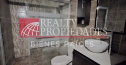 EN EL CENTRO: HERMOSA CASA ACTUALIZADA EN ALQUILER