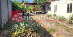 EN EL CENTRO: TERRENO CERCADO EN VENTA