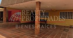 AMPLIA CASA QUINTA EN EXCELENTE UBICACIÓN EN VENTA