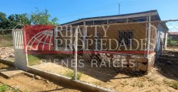 EXTENSO TERRENO CON CONSTRUCCIÓN EN VENTA