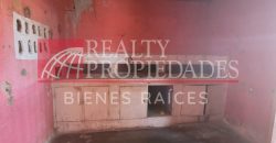 EXTENSO TERRENO CON CONSTRUCCIÓN EN VENTA
