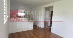 TERRENO CERCADO + CONSTRUCCIÓN EN VENTA