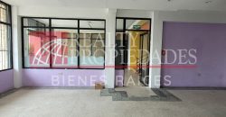 EN PLANTA BAJA: LOCAL COMERCIAL CON A/A EN ALQUILER