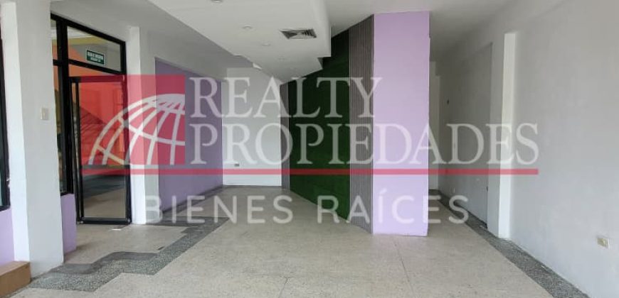 EN PLANTA BAJA: LOCAL COMERCIAL CON A/A EN ALQUILER