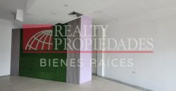 EN PLANTA BAJA: LOCAL COMERCIAL CON A/A EN ALQUILER