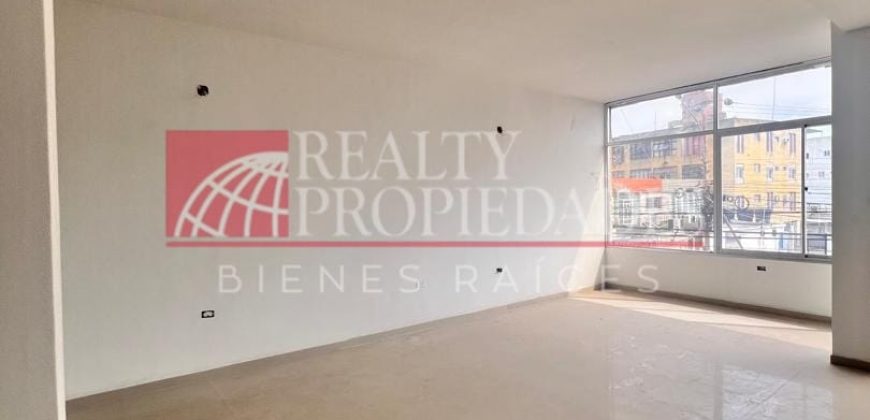 EN EL CENTRO: AMPLIO LOCAL EN PLANTA ALTA EN ALQUILER