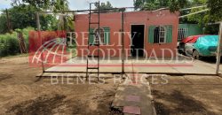 DE OPORTUNIDAD: CASA EN EXTENSO TERRENO EN VENTA