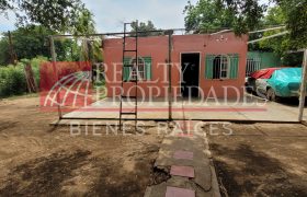 DE OPORTUNIDAD: CASA EN EXTENSO TERRENO EN VENTA