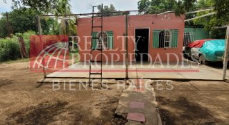 DE OPORTUNIDAD: CASA EN EXTENSO TERRENO EN VENTA