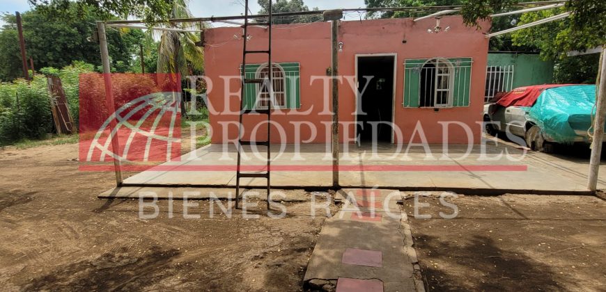 DE OPORTUNIDAD: CASA EN EXTENSO TERRENO EN VENTA