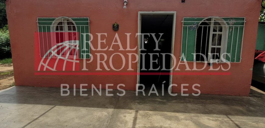 DE OPORTUNIDAD: CASA EN EXTENSO TERRENO EN VENTA