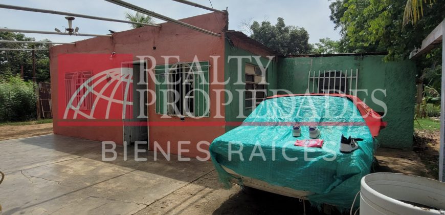 DE OPORTUNIDAD: CASA EN EXTENSO TERRENO EN VENTA