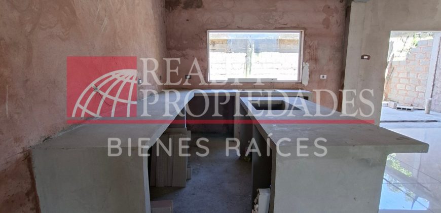 TOWNHOUSE AVANZADO CON PISCINA, PLANTA ELÉCTRICA Y AIRE CENTRAL EN VENTA