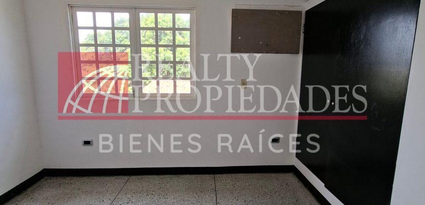 APARTAMENTO-ESTUDIO CÉNTRICO SIN AMOBLAR EN ALQUILER