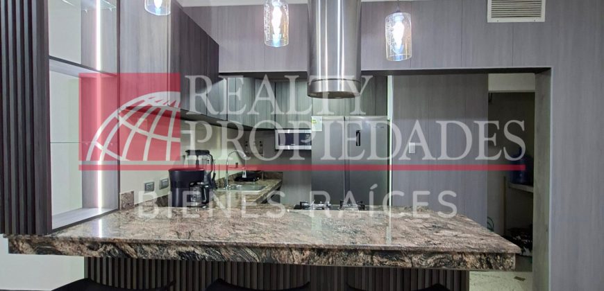 CASCO CENTRAL: MODERNO APARTAMENTO 100% AMOBLADO EN ALQUILER