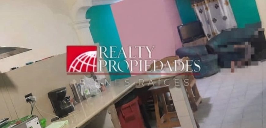 EN CIRCUITO CERRADO: CONFORTABLE CASA DE PLATABANDA EN VENTA