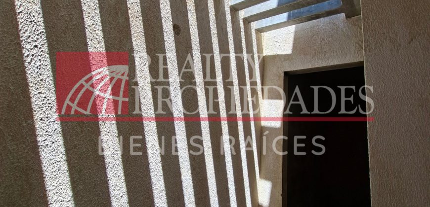 MODERNO TOWNHOUSE EN VILLA EXCLUSIVA EN VENTA