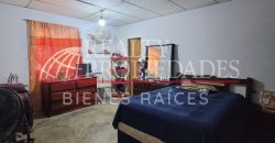 CASA EN EXCELENTES CONDICIONES CON EXTENSO TERRENO EN VENTA