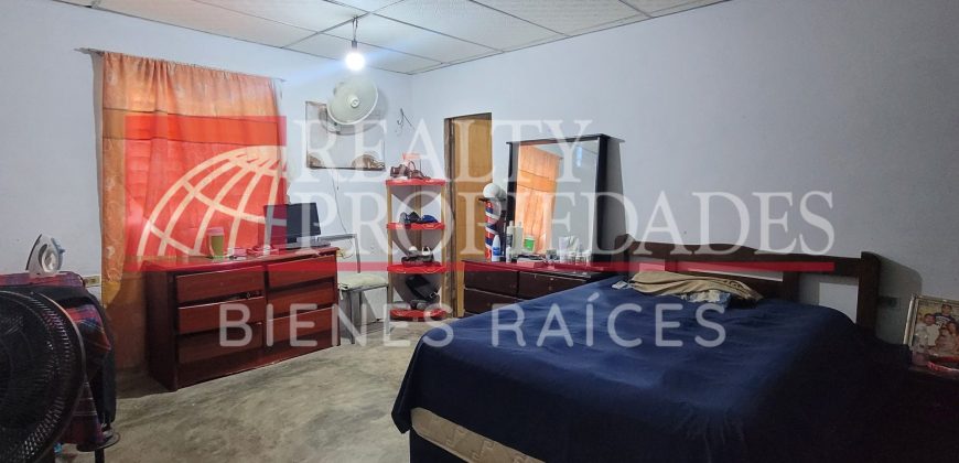 CASA EN EXCELENTES CONDICIONES CON EXTENSO TERRENO EN VENTA