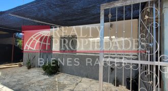 CASA EN EXCELENTES CONDICIONES CON EXTENSO TERRENO EN VENTA