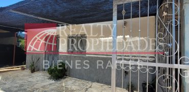 CASA EN EXCELENTES CONDICIONES CON EXTENSO TERRENO EN VENTA