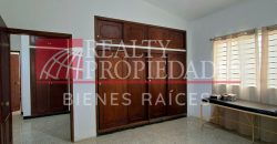 CASCO CENTRAL: IMPECABLE CASA COMERCIAL EN ESQUINA EN VENTA