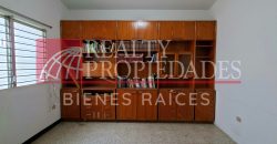 CASCO CENTRAL: IMPECABLE CASA COMERCIAL EN ESQUINA EN VENTA