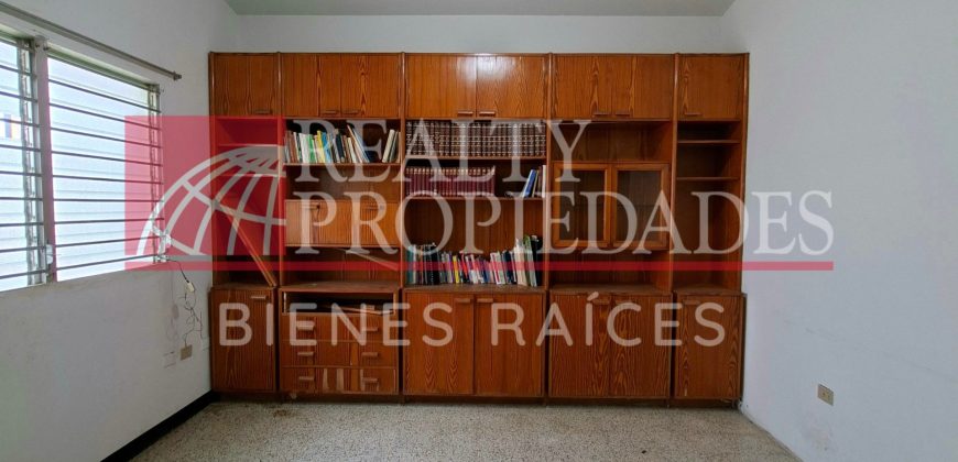 CASCO CENTRAL: IMPECABLE CASA COMERCIAL EN ESQUINA EN VENTA