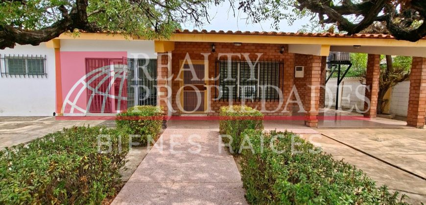 CASCO CENTRAL: IMPECABLE CASA COMERCIAL EN ESQUINA EN VENTA