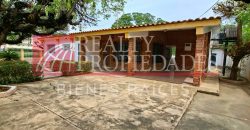 CASCO CENTRAL: IMPECABLE CASA COMERCIAL EN ESQUINA EN VENTA