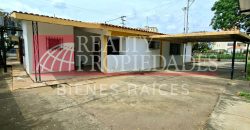CASCO CENTRAL: IMPECABLE CASA COMERCIAL EN ESQUINA EN VENTA
