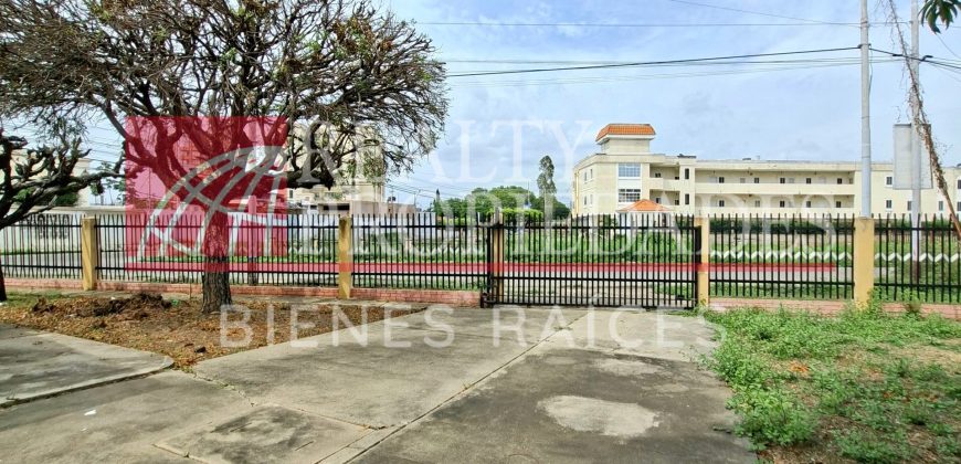 CASCO CENTRAL: IMPECABLE CASA COMERCIAL EN ESQUINA EN VENTA