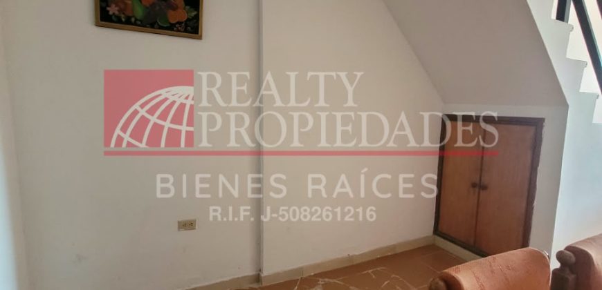 ACOGEDOR TOWNHOUSE AMOBLADO EN ALQUILER